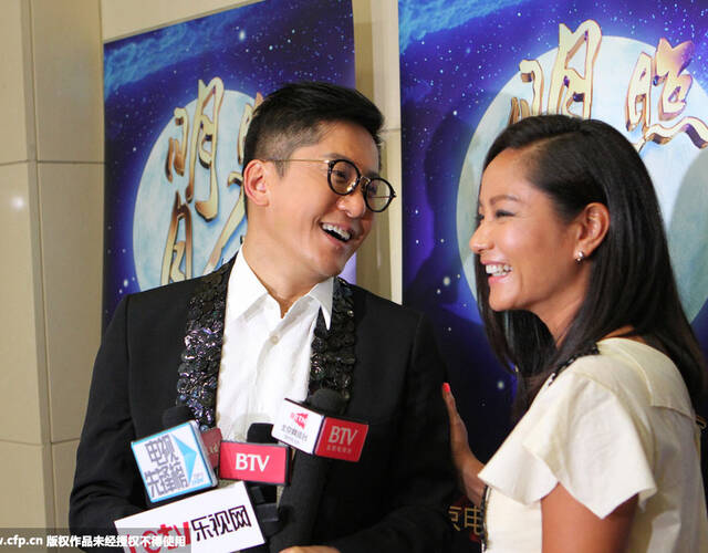 瞿颖录btv中秋晚会 与毛宁搭臂热聊