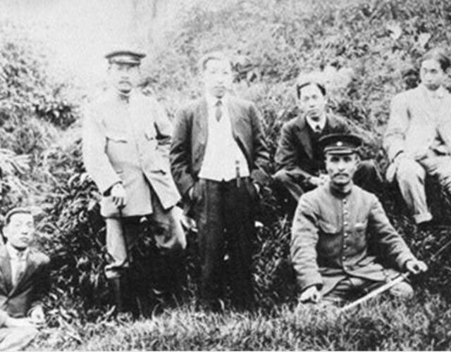 廖仲恺在日本与陈炯明,朱执信等人合影.