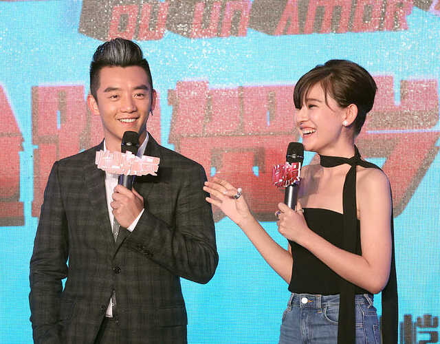 图为郑恺,热依扎.