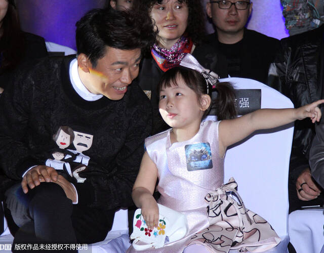 王宝强携妻女现身高调秀恩爱
