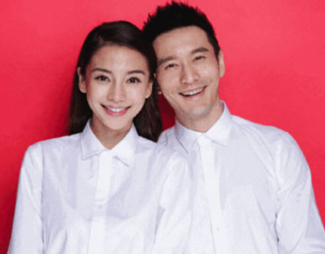 黄晓明baby结婚照曝光 表情搞怪露真爱