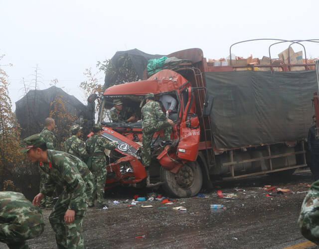 2016年1月21日,云南省文山州232国道马塘镇境内发生一起大货车追尾
