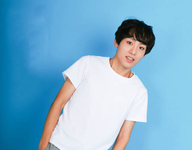 2月14日凌晨,来自上海的"nice"男团在微博宣布出道,包含队长阿武,大熊