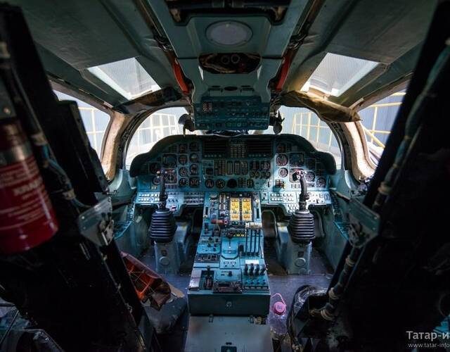 俄重启图-160轰炸机生产 做工精良性能超美b-1b