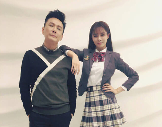 沈梦辰和张信哲.(资料图)