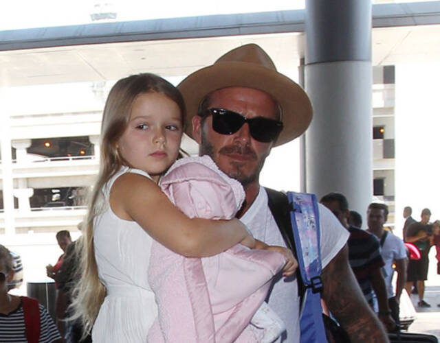 小七的座驾换人了!布鲁克林子承父业背妹妹