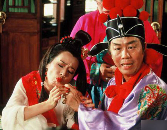 在由高志森导演,黄百鸣,毛舜筠,沈殿霞主演的《水浒笑传》中,毛舜筠