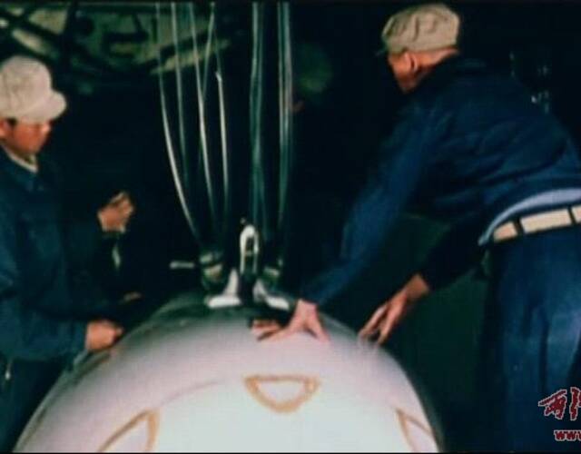 中国首次空投氢弹实验纪实