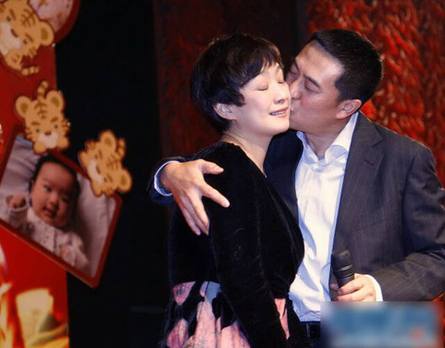 揭秘张嘉译鲜为人知的两段婚史 前妻是名演员