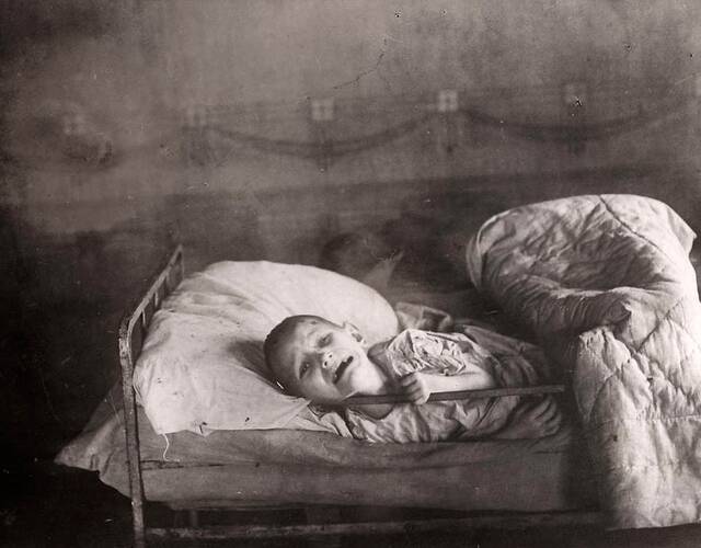 余粮收集制下的苏联饿殍惨状