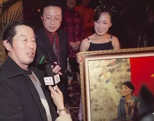 一组老照片回顾马俊仁与他的马家军