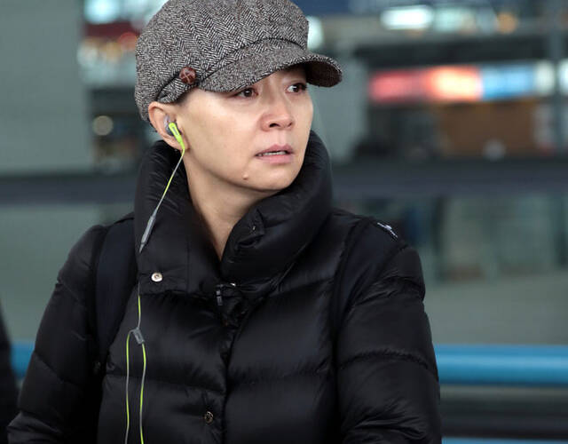 "花样姐姐"出游!宋丹丹王琳素颜现身机场