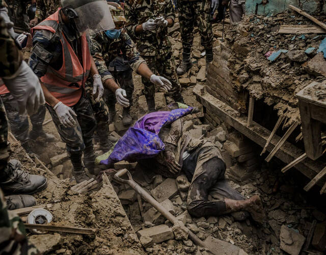 一般新闻类组照三等奖:地震之后