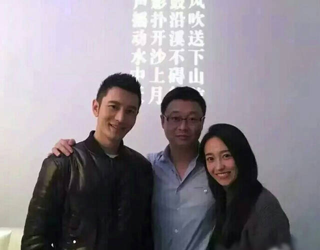 据网友透露,陈栋的婚宴上有大明星要来海安之说,早在一个多月之前就被