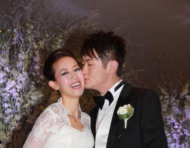 梁靖琪与老公黄敏豪.