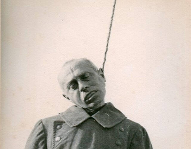 奥斯维辛集中营绞刑图片