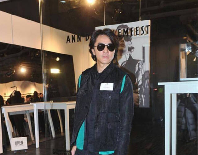 郑伊健t台走秀再现古惑仔风