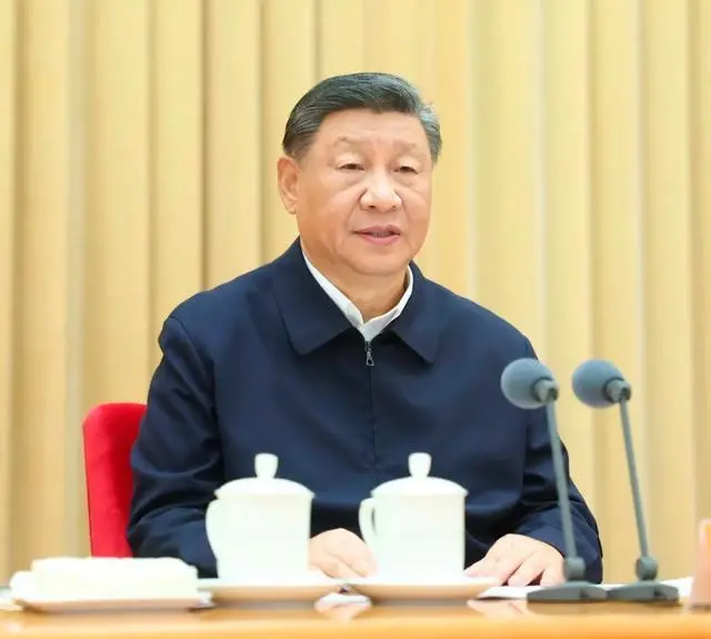2024年9月9日至10日,全国教育大会在北京召开。中共中央总书记、国家主席、中央军委主席习近平出席会议并发表重要讲话,代表党中央向全国广大教师和教育工作者致以节日祝贺和诚挚问候。新华社记者鞠鹏 摄