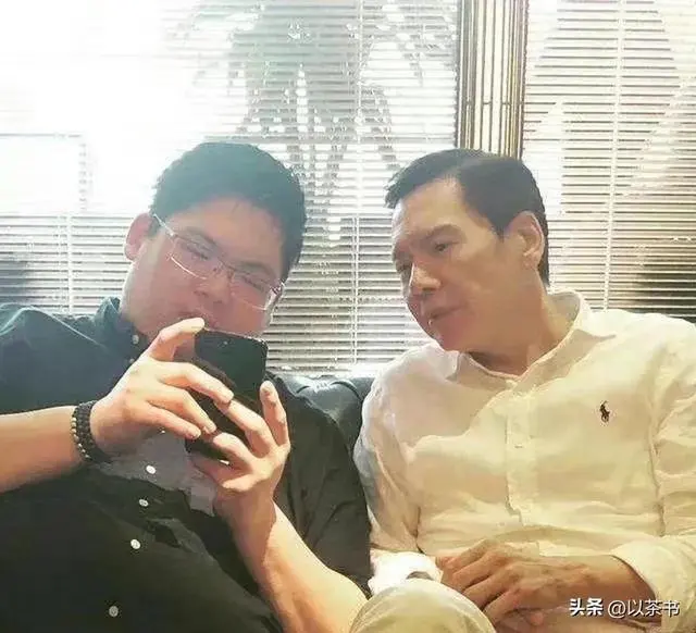 编辑：小脑袋