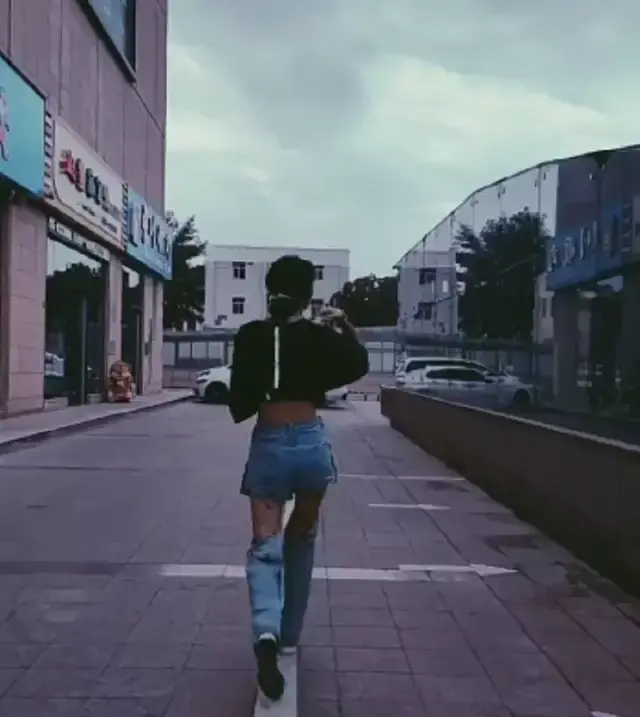 于月仙丧礼刚办妥，老婆优创赞颂女视频，被网民发现这绝非首度–星晚资源网抖音视频素材库-高清正版无水印图片文案下载-星晚资源网自媒体技巧13
