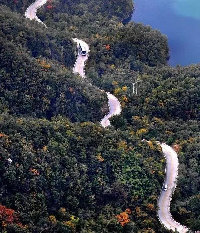 △太行平湖东岸的公路