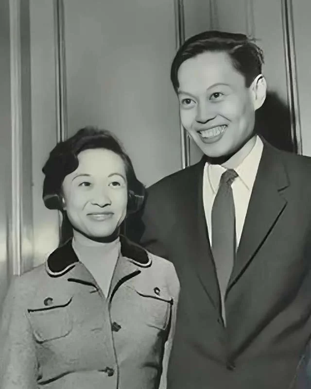 好友曝杨振宁往事，翁帆爱好与杨振宁原配类似，二人已被家人接受-杨振宁和翁帆差了多少岁