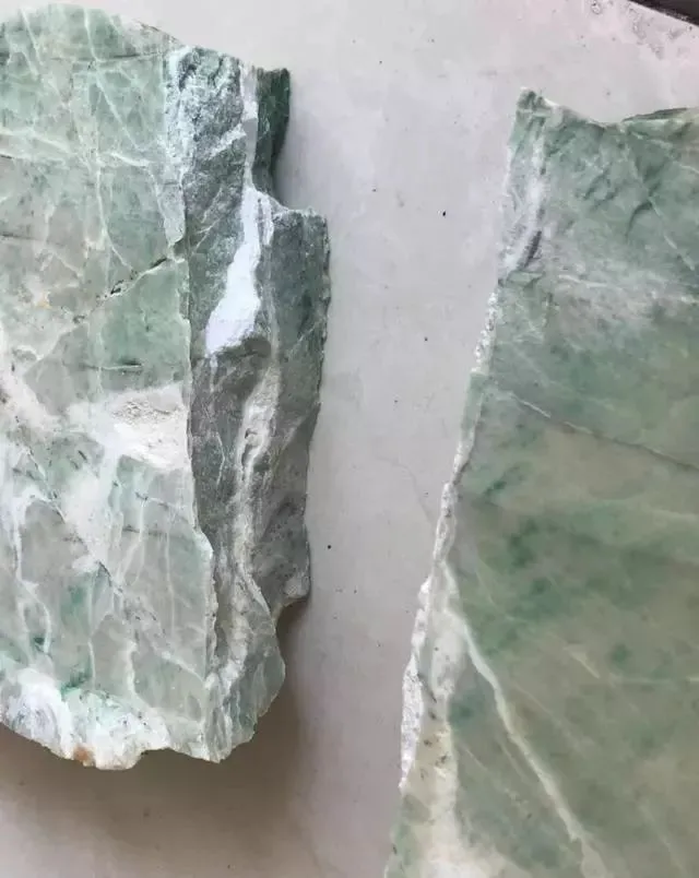 历史上最全真假翡翠原石鉴定判别方法，错过将后悔终生-怎样鉴定翡翠原石的真假