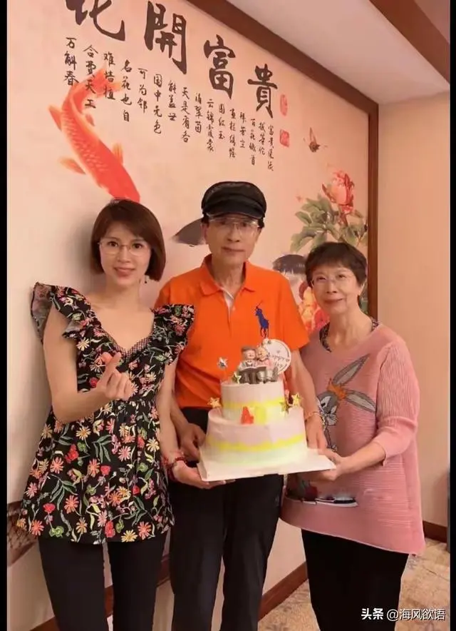 金巧巧直播崩溃哭诉，教授父亲千万积蓄被骗光，家中只剩一箱借条