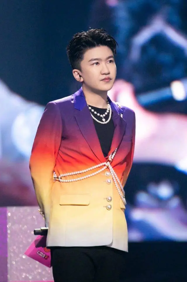 众星就唐山打人事件发声 张雨绮杨天真孙怡等力挺被殴打女子