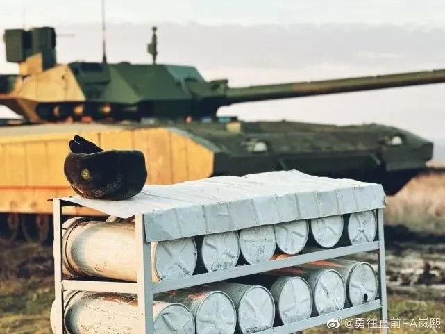 图片：在喀山坦克兵学校的T-14“阿玛塔”主战坦克。