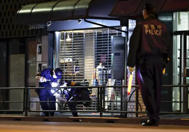 1月30日,调查人员在案发现场调查。