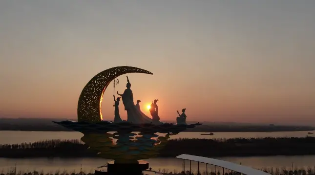 湘江女神雕塑 来源:“湖南湘江集团”微信视频截图 湘江女神雕塑 来源:“湖南湘江集团”微信视频截图