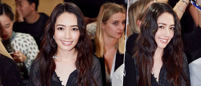 郭碧婷婚后首次现身时装周 大方秀无名指戒指笑容甜蜜