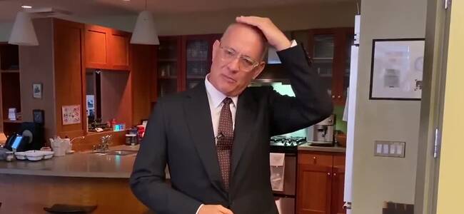 汤姆·汉克斯痊愈后回归荧幕，为拍电影剃光头