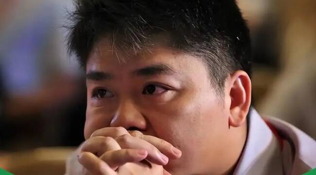 左右被夹击，刘强东进退两难？