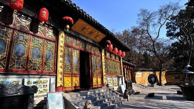 南京通报玄奘寺供奉牌位事件：撤换寺庙住持 处分多名官员