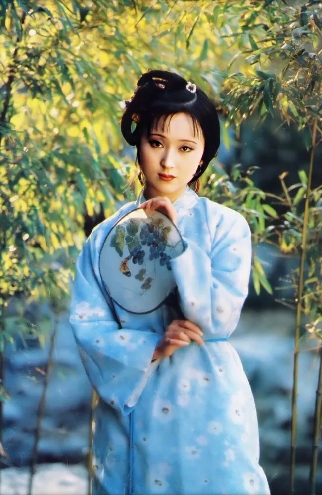 【转载】以《红楼梦》中的一个片段为材料引出来的作文题 林黛玉居于潇湘馆