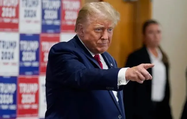 福克斯將首次採訪哈里斯,特朗普強烈不滿