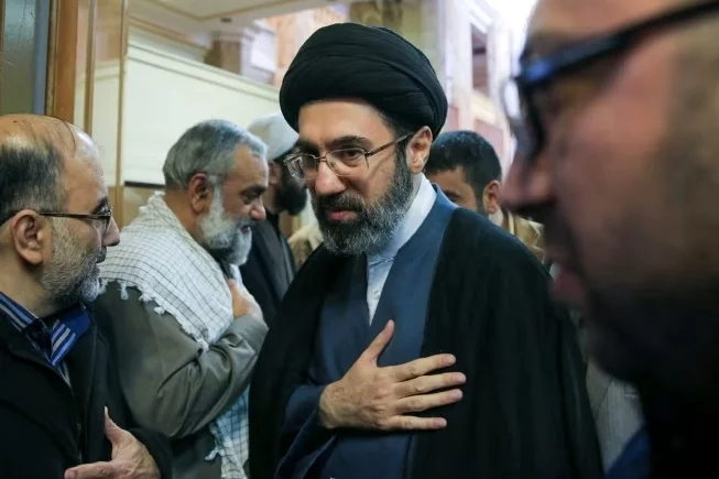 伊朗最高领袖处于昏迷状态，还失去了一条腿？伊朗辟谣