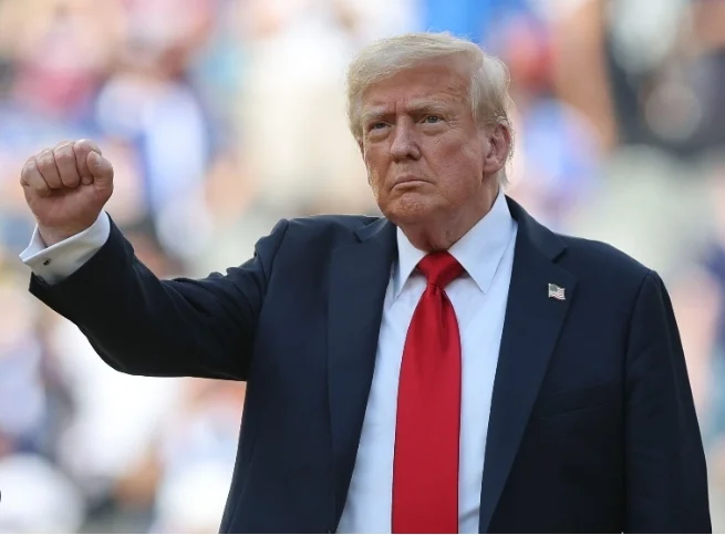 特朗普:或派军舰赴霍尔木兹海峡,为油轮护航