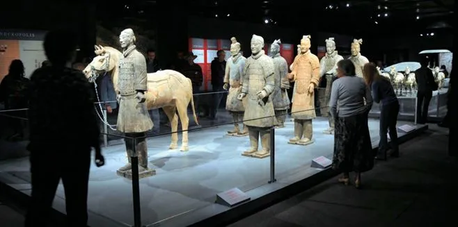 美国男子折断偷走兵马俑手指，竟判无罪：你无耻的样子真难看（偷兵马俑犯法吗判几年）