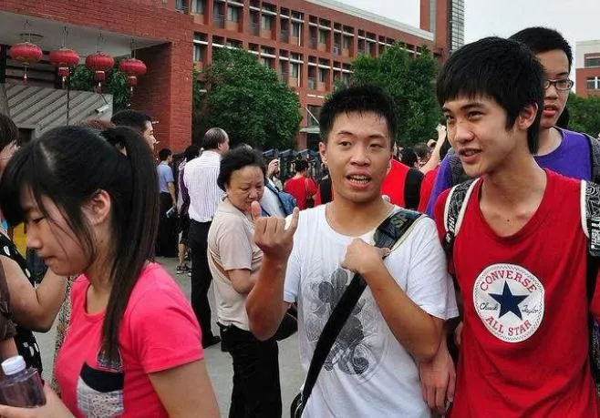 重点高中普通生和普通高中重点生有什么区别？下面三点说出分析-重点高中跟普通高中有什么区别