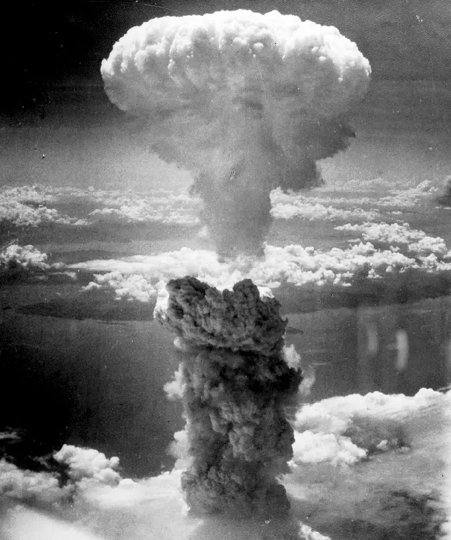 ▲1945年8月9日，美国向日本长崎投下了第二颗原子弹，造成约8.6万人伤亡。