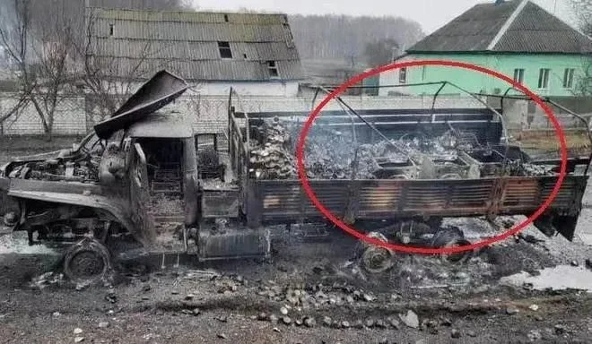 ▲被击毁的俄军卡车（图/网络）