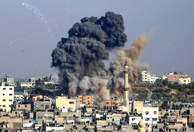 以色列持續對加沙地帶發動空襲，已造成超過900名巴勒斯坦人死亡