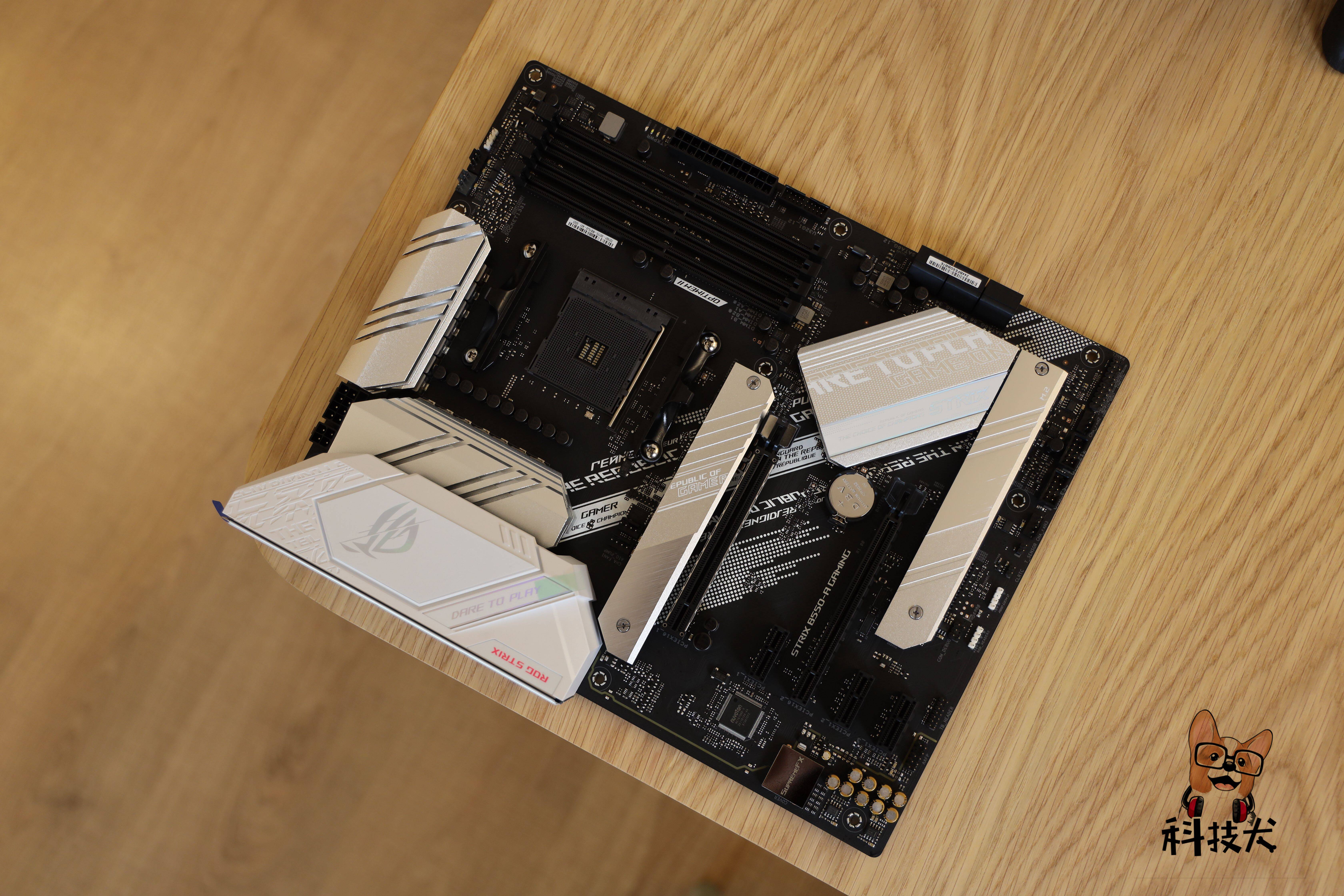 华硕b550吹雪主板开箱被颜值征服更被战力攻陷