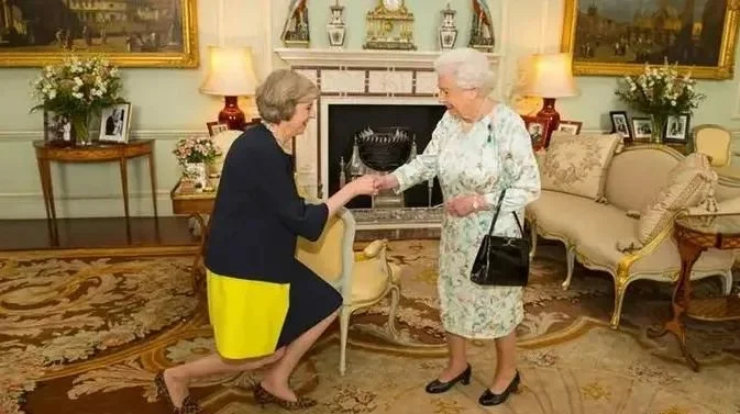 特雷莎·梅任首相时见女王