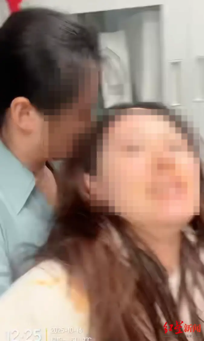 ▲吴某拍摄视频的截图