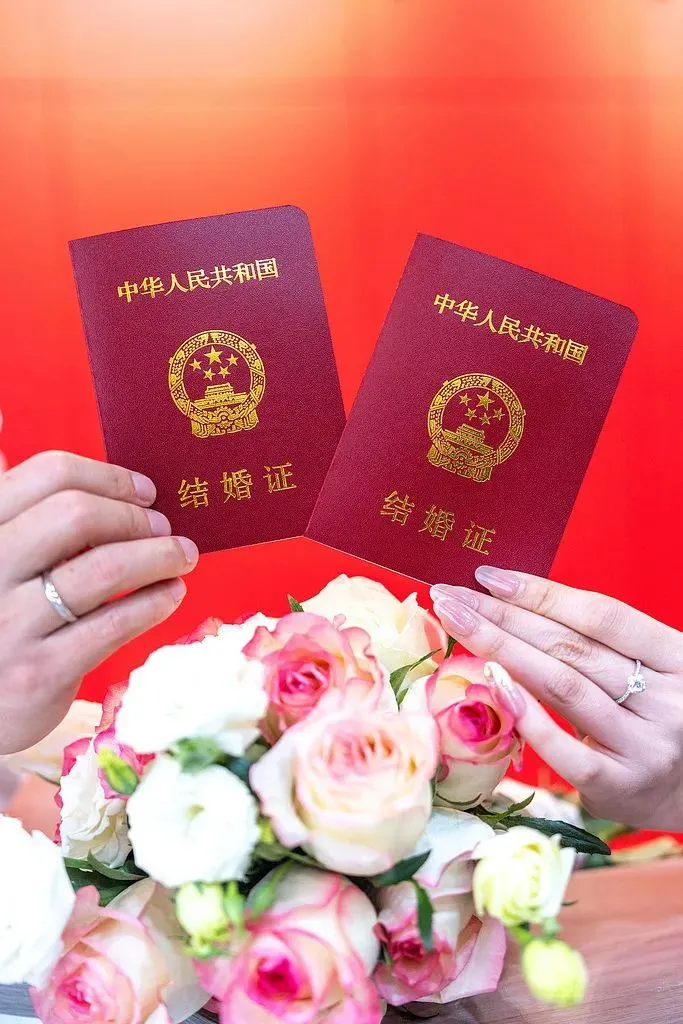 员工不结婚就要辞退？企业别老想着当爹
