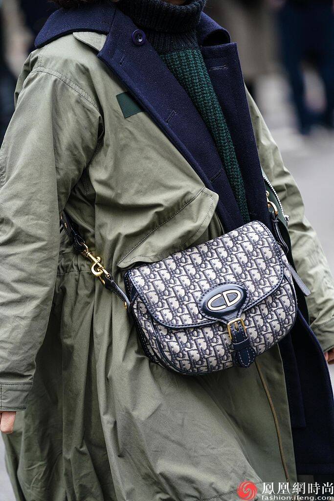 一个关于爱的包包diorbobby马鞍包爆款预定